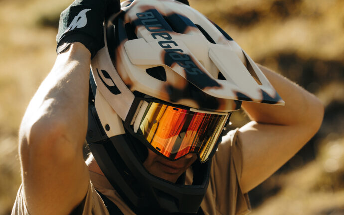 Bluegrass Helme und Protektoren