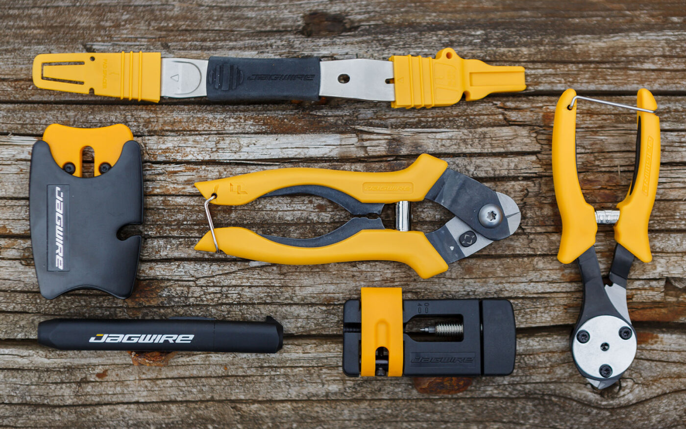 Outils pour systèmes hydrauliques et câbles